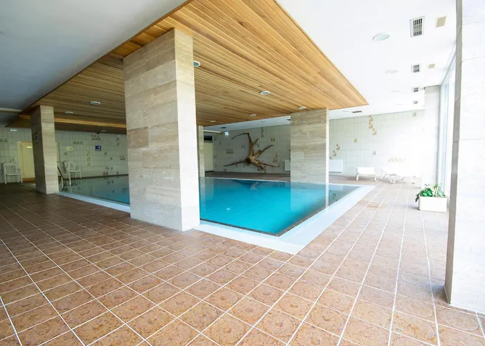 Apartmenthaus Frauenpreiss 60 *
